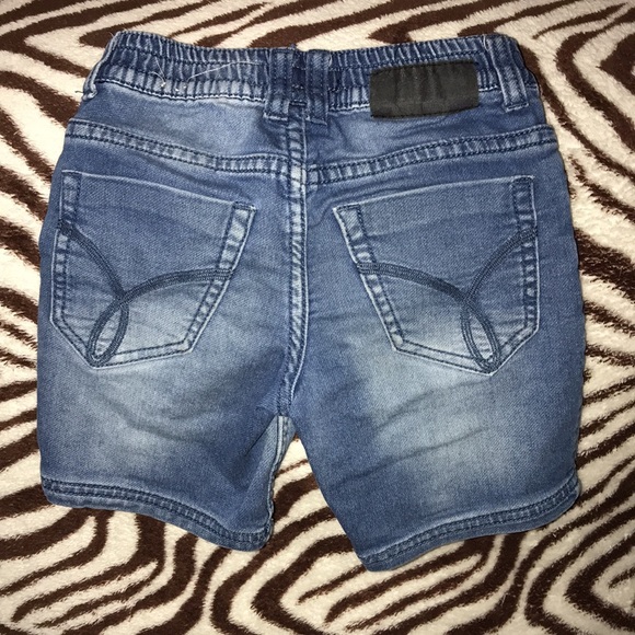 Calvin Klein jeans size 5 shorts 🩳💕 - Picture 2 of 3